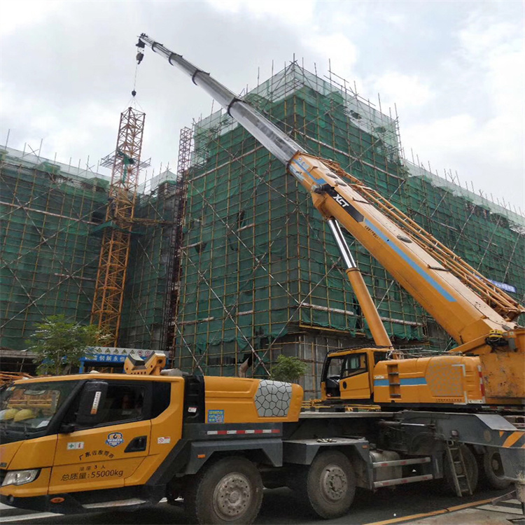 云霄县谈谈吊车租赁需要注意的事项