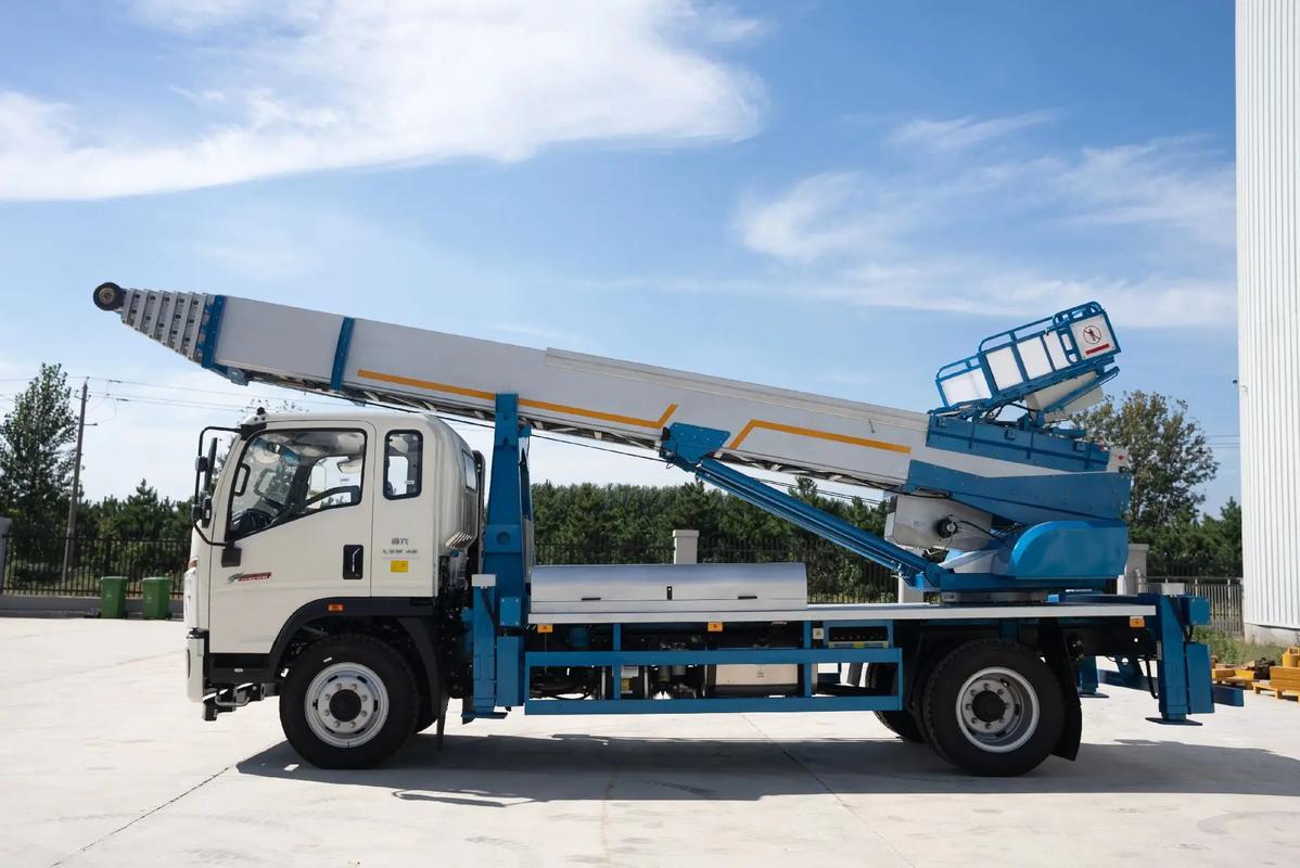 云霄县云梯上料车租赁费用