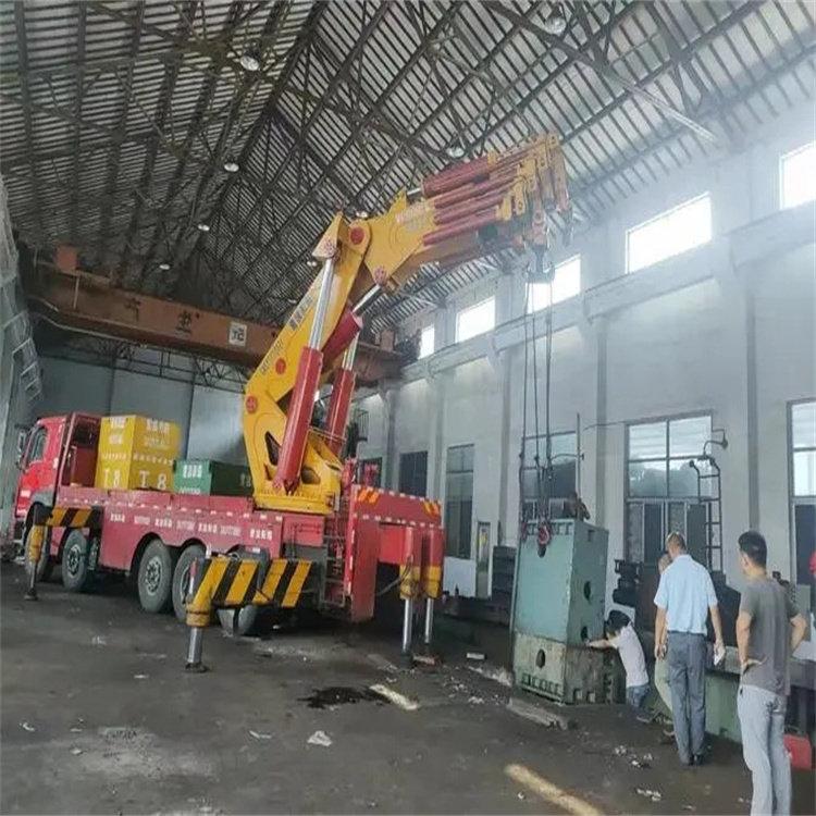 云霄县山区地形租赁哪种吊车最合适？